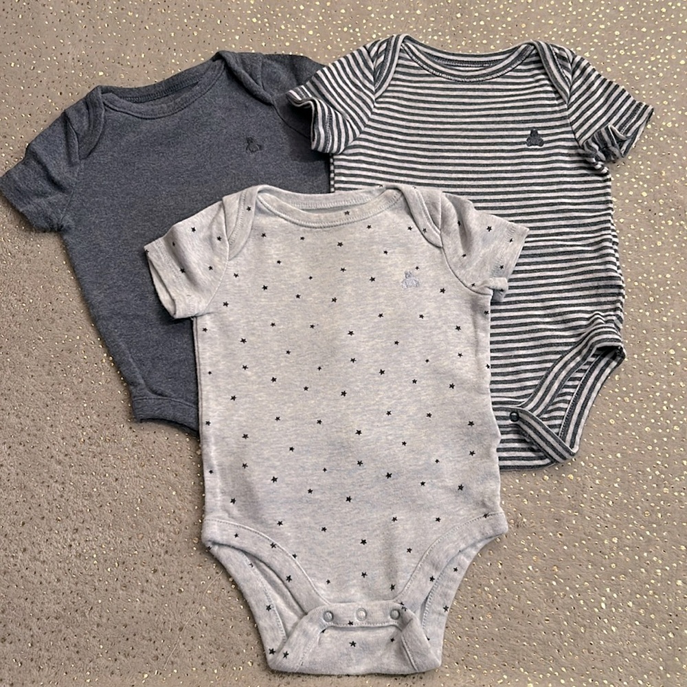 3 baby gap onesies